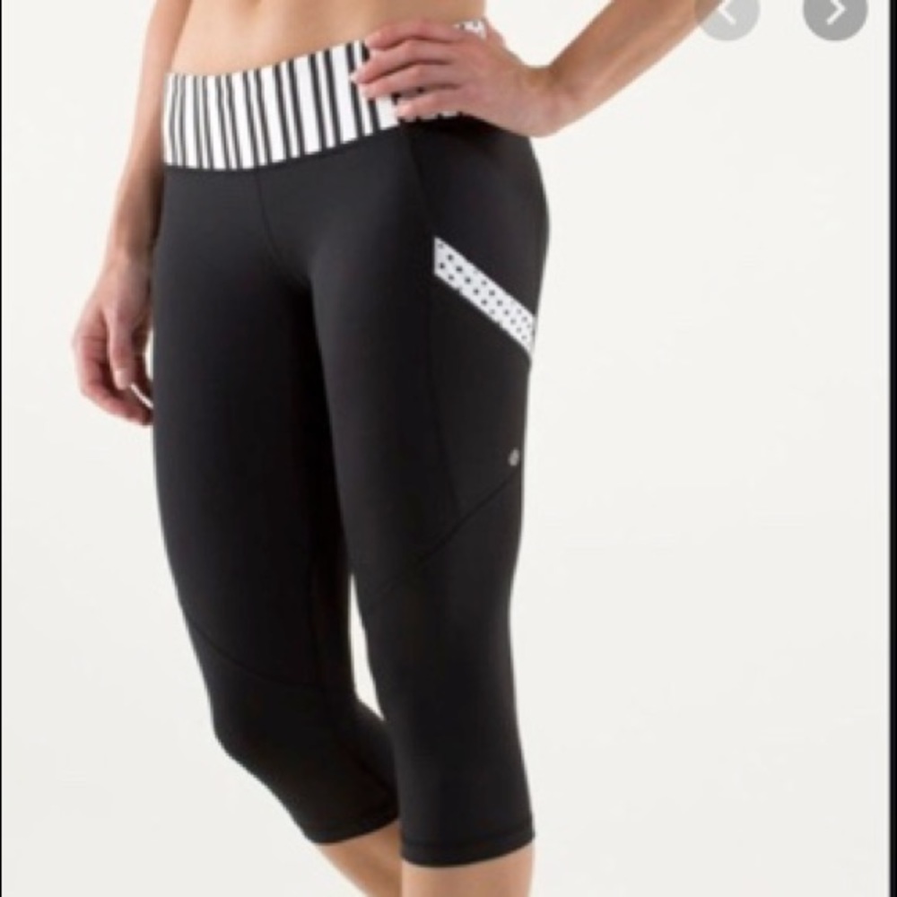Lululemon Run Mod Moves crop size 4